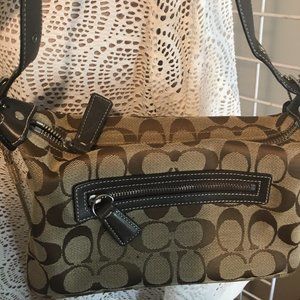 Super Cute Vintage Coach Bag 9X4X8 Great Condition